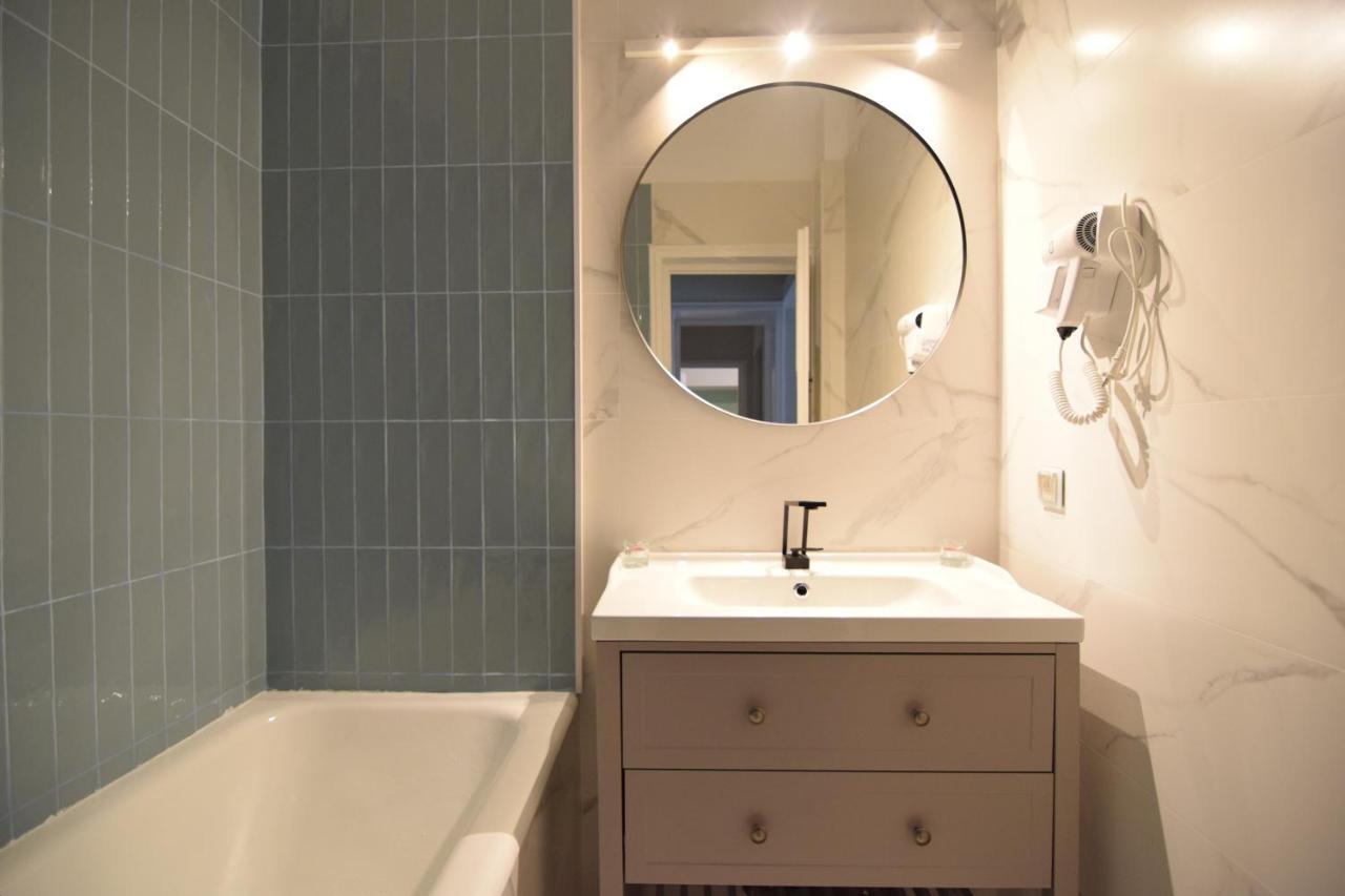 Beautiful Apartment In Old City Bukarest Kültér fotó