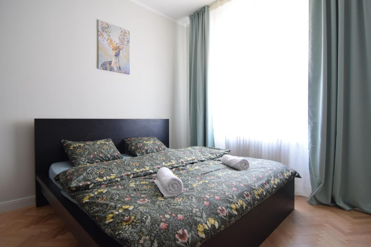 Beautiful Apartment In Old City Bukarest Kültér fotó