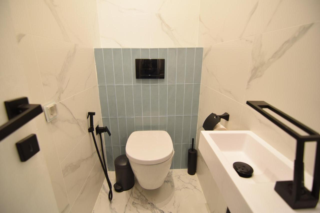 Beautiful Apartment In Old City Bukarest Kültér fotó