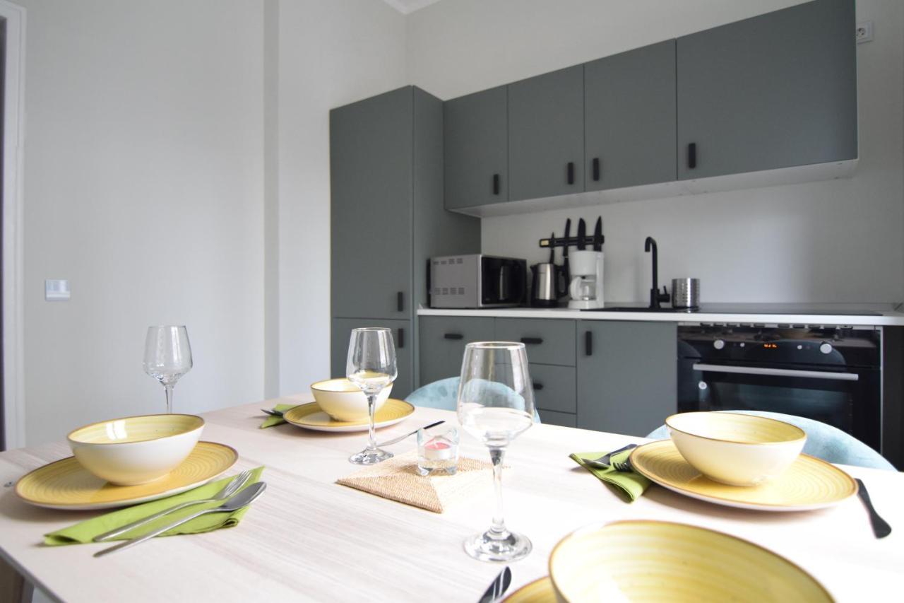 Beautiful Apartment In Old City Bukarest Kültér fotó