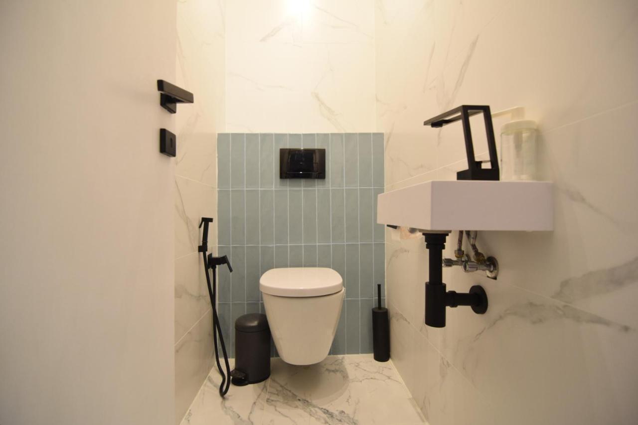 Beautiful Apartment In Old City Bukarest Kültér fotó