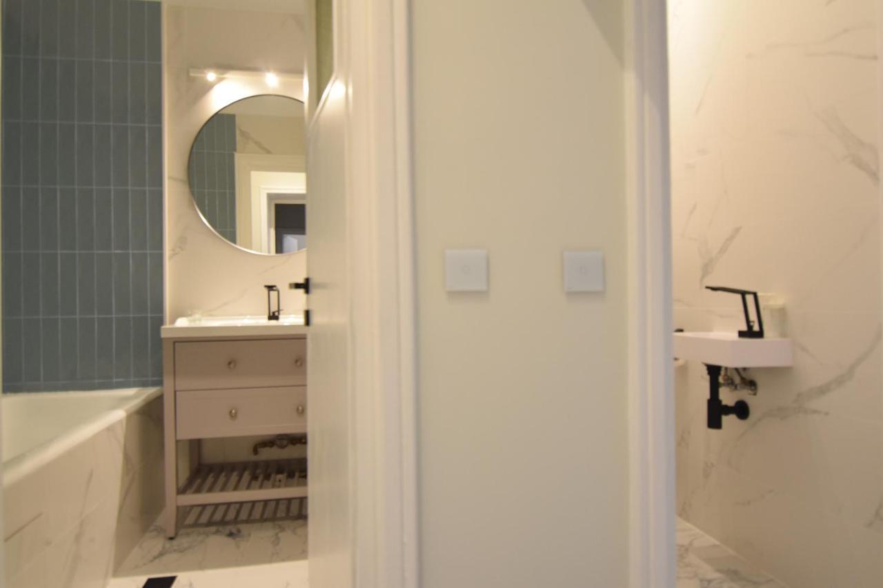 Beautiful Apartment In Old City Bukarest Kültér fotó