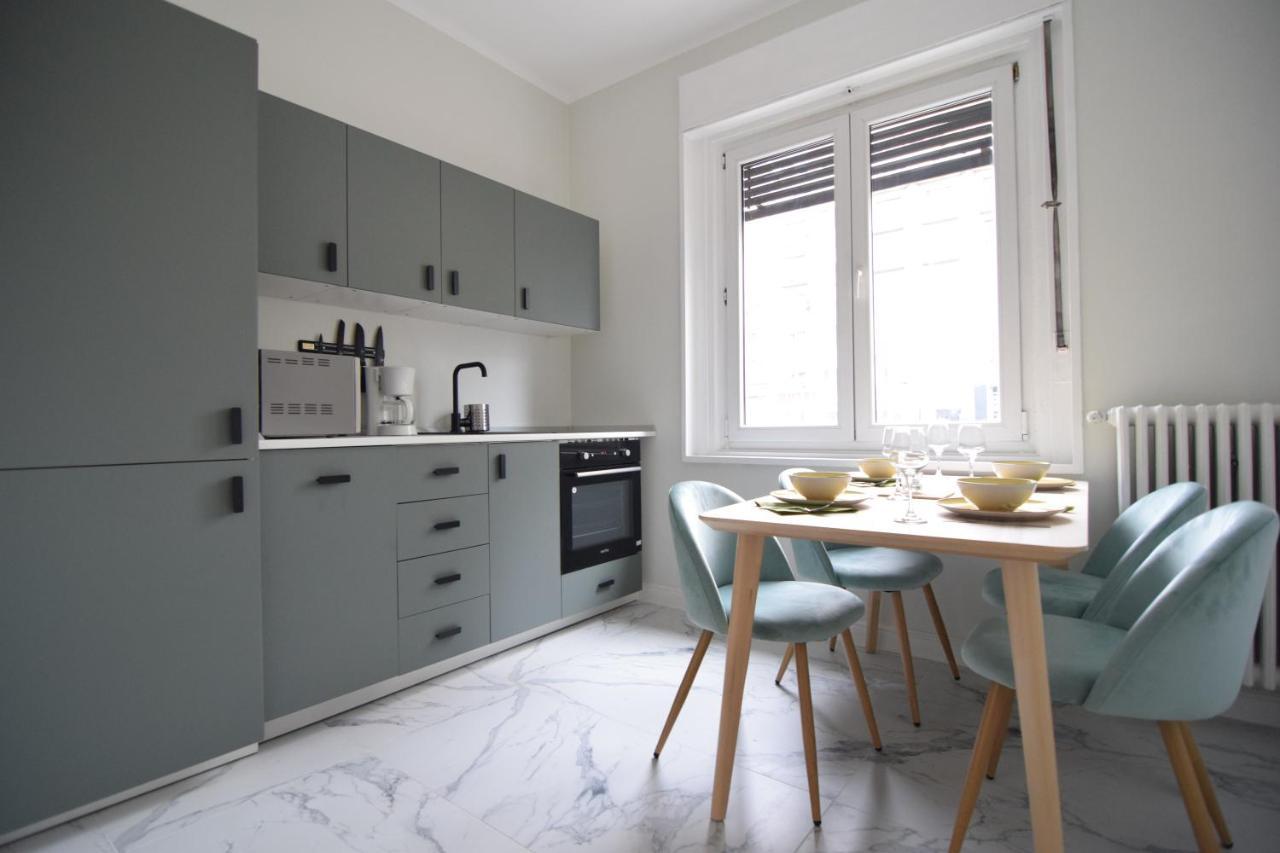 Beautiful Apartment In Old City Bukarest Kültér fotó