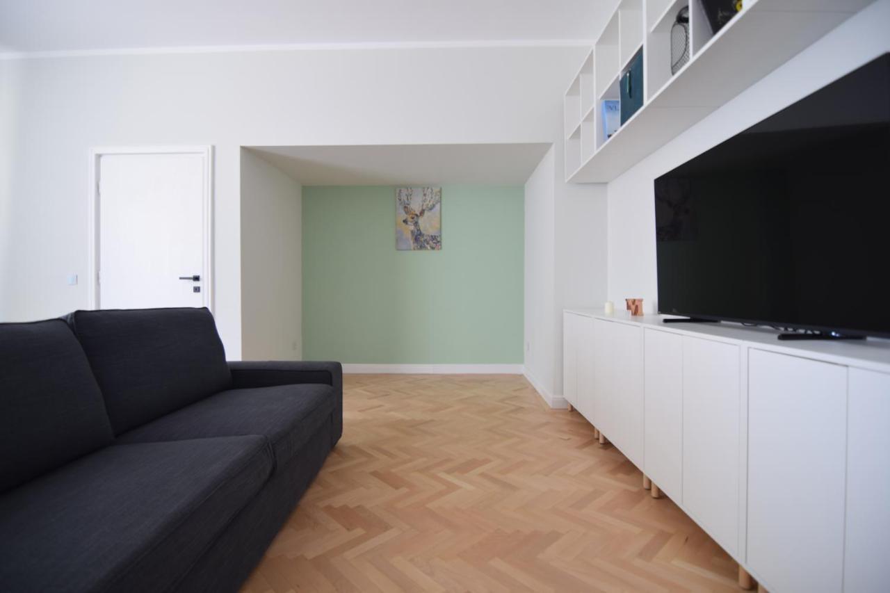 Beautiful Apartment In Old City Bukarest Kültér fotó