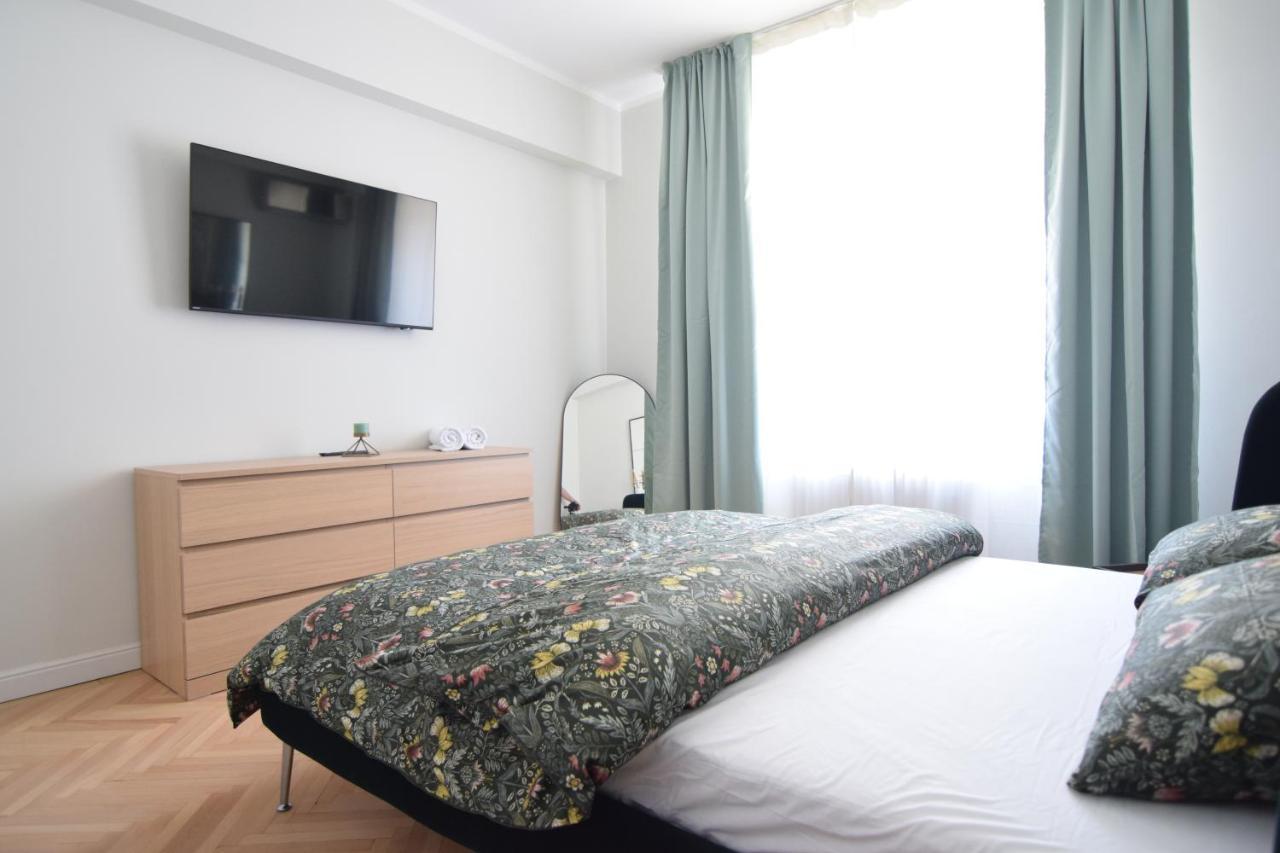 Beautiful Apartment In Old City Bukarest Kültér fotó